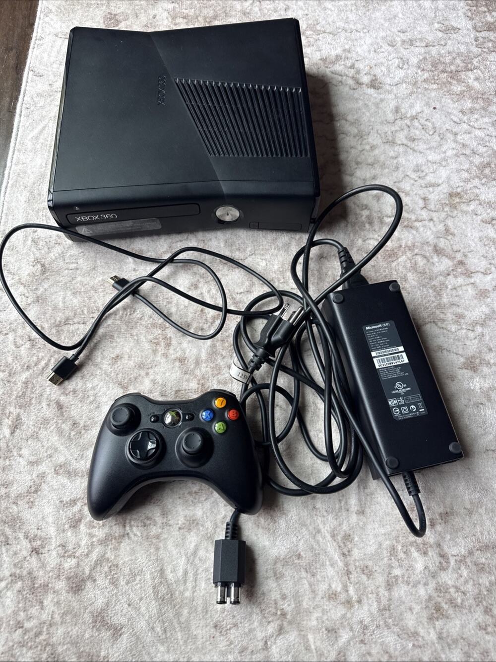 Microsoft Xbox 360 S Slim Console w/ Controller Power Supply HDMI Cable READ